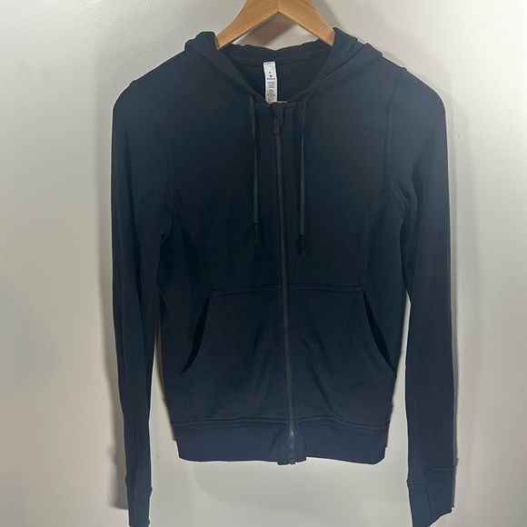 Lululemon Woman's size 4 full zip Hoodie Black Thumb Holes Sweatshirt - Picture 1 of 8